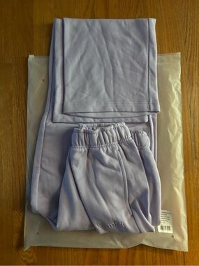 Comfrt  Halo Lightweight Straight Leg Sweatpants